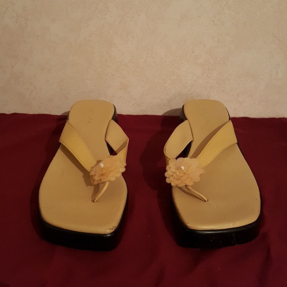 Yellow and black unisa slip in sandals